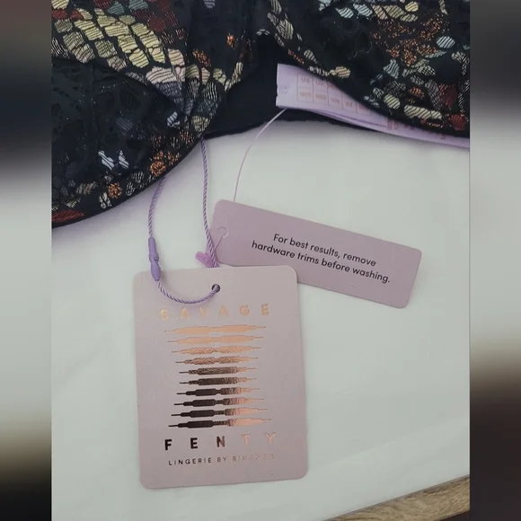 Savage X Fenty Cold Hearted Snake Lace Bra With Gold Chain NWT 38DD - Picture 5 of 7